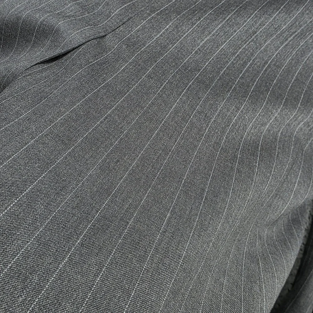 Chaps Mens 42S Suit Jacket Blazer Grey Pinstripe 100% Wool Two Button Sport Coat